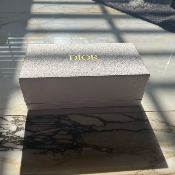 Lady Dior stud 3 tortoise sunglasses - Picture 2 of 8